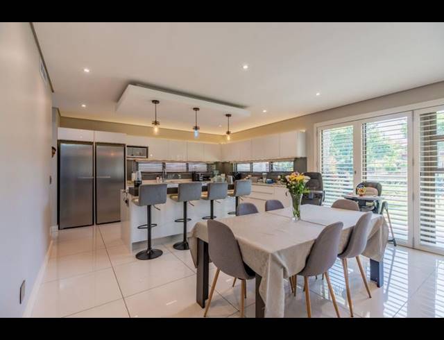 4 BEDROOM TOWNHOUSE FOR SALE IN IZINGA